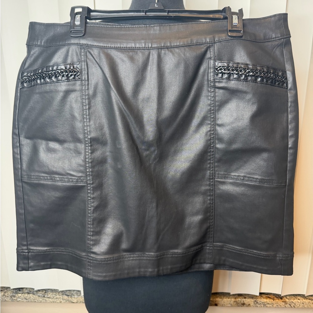 White House Black Market black faux-leather mini skirt chain detailing Size 18